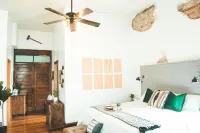 The Courthouse Loft - History with a hot tub!