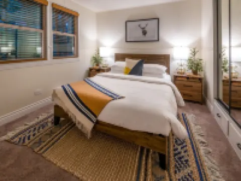 Pine Tree Hideaway with flat property/parking Hotels in Crestline
