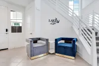 Lakefront with privet Pool 4 master