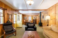 IdyllAway Vintage Cabin - Kid Friendly Sledding Cul-de-Sac!