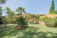 High Quality Designer Detached Villa from Artist Sculptor owner Miquel Cerda - Villas