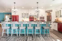 The Roblar Inn ~Wine Country~Hot Tub~Accessible