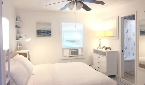 Town walking distance-Bridgehampton Cottage