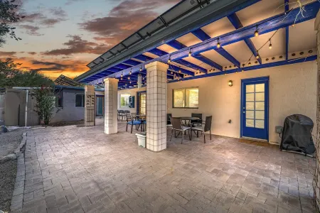 Catalina Foothills Retreat--Military discount Отели рядом с достопримечательностью «Tucson Clay Co-Op»