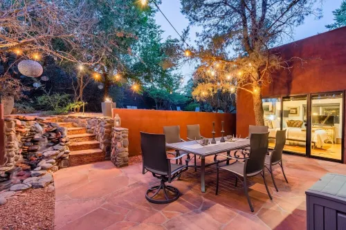 FEATURED in FORBES, 20ft ceilings, AMAZING views, + loft, hot tub, fire pit, EV.