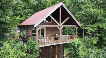 Amazing Views! Hot Tub!! Minutes from the Gorge!!!