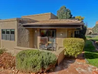 Amazing 1800SF Sedona Townhome - in Village of Oak Creek