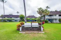Newly remodeled with AC, gorgeous ground floor condo 87, 3 min walk to beach