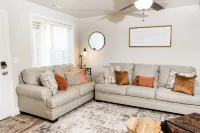 Casita Turquesa | Sleeps 16 | Garden City | 3-Min Walk To Shakes | Stay With Us