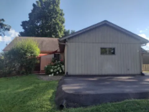 TRAVELERS! In the heart of Baraboo, close to SSM Hospital! Hoteles en Baraboo