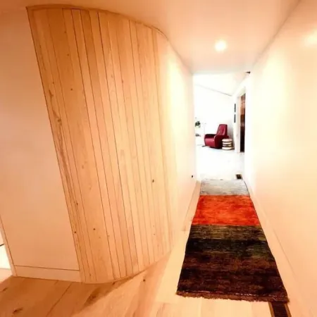 Beautiful, comfortable modern home, 1.5 blocks from the BEACH & Center Ave