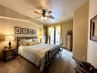 Torreon Luxury Cabin, 4000 Sq Ft on 1st green Golf Course/Creek/ Family friendly