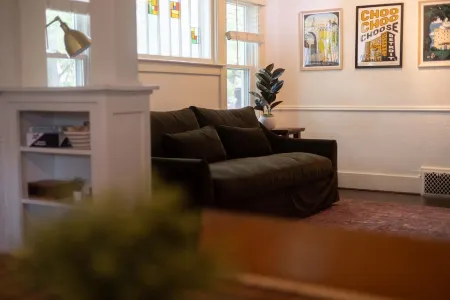 2-bedroom vacation home just 17 minutes drive to Ford Field