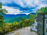 Stunning Fall Mountain Views with Hot Tub & 2 King Suites! Private on 3 Acres.