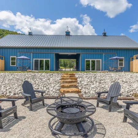 New Barndo/ATV Trailer Park/Outdoor Shower/HotTub
