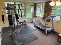 4 bdrm, 3 bath, 2,700 sqft house on 1 acre with chickens and fenced in back yard