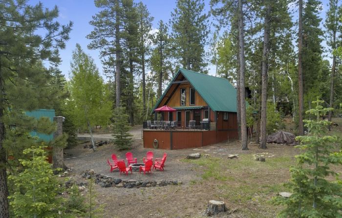 COZY🏡CABIN NEAR⛰BRIAN HEAD☀️ZION🌄BRYCE CANYON 🏞WITH📡Wi-Fi 🐶 PET FRIENDLY