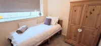 Willow Cottage 4 bedroomCosy stopover, dogs welcome