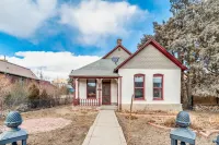 Salida Bungalow Hotels in Salida