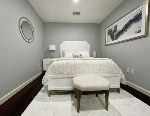 Beautifully Remodeled Apartment in Central Sarasota -5 Miles to Siesta Key!