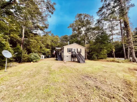 JJ's Lodge: Fisherman’s & Hunters Getaway