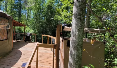 Hideaway Glamping Yurt Các khách sạn gần Sân bay Bellingham