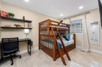 Waterfront, 7s Hot Tub, 5 Min to Sawgrass Mall - Biggest Outlet Mall in US