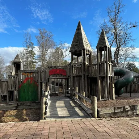 Mountain Lux Home - 5 Mins to Downtown Brevard & 8 Mins Pisgah National Forest!