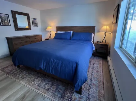 Mt. Crested Butte first-floor condo - Pool & Hot Tub - Walk or bus to ski base