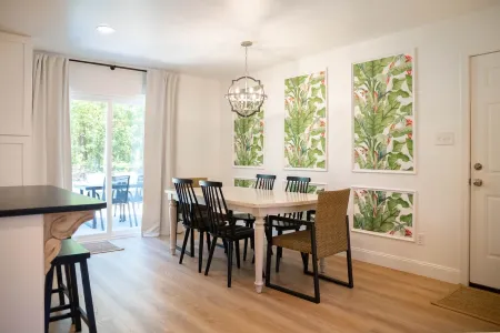 Adventure on Arbor - Includes a Golf Cart!! Close to the Beach & Downtown OS!