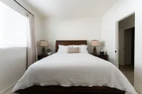 Desert Oasis Walking Distance to Festivals. Pet Friendly!