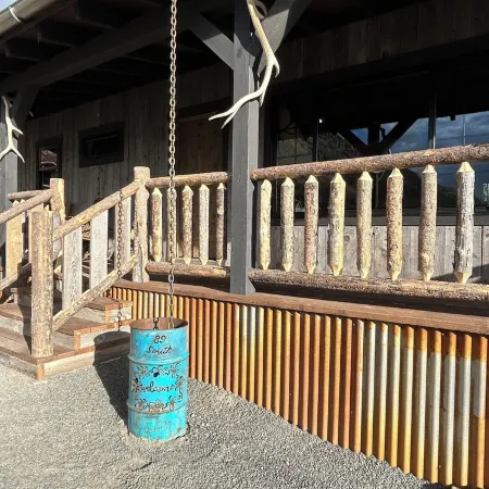 Rustic Elegant Cabin 5 Mns to Ynp ~ Open Year Round