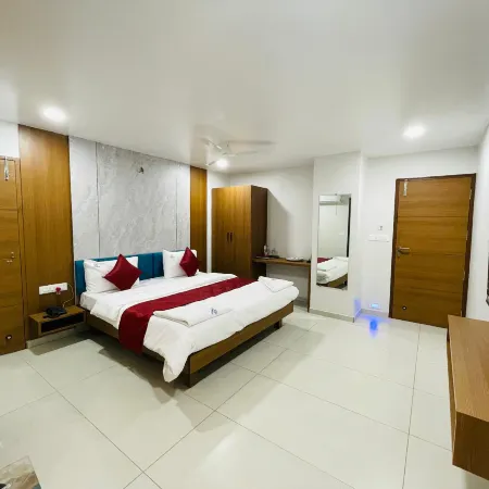Hotel Coastal Empire