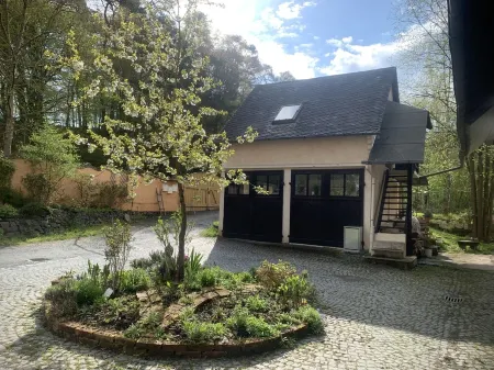 Kleine Kunstremise mit Holzofen Burg Freienfels Отели рядом с достопримечательностью «PW»