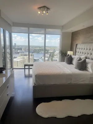 Luxury Oceanfront Spacious 3 Bedroom