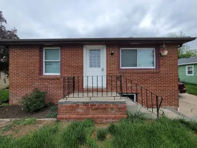 House To Yourself! Parking, WIFI, Pets allowed! Hotels near Super Saver At Fallbrook