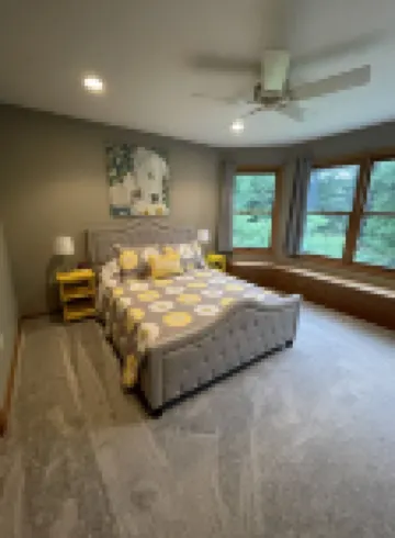 Peaceful Retreat 4 Acres 8 Br 3.5 Baths 4500 sq. ft. Ask about Winter Specials!