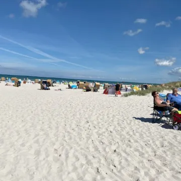 Right next to the nature reserve! Great for dogs and nature lovers