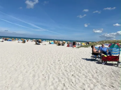 Right next to the nature reserve! Great for dogs and nature lovers