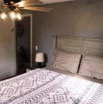 Hot Tub - Minutes from Winetrail, SIU, Giant City, Cedar Lake, Shawnee Forest! Hotels in Makanda