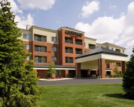 Courtyard Akron Stow Hotels in Stow