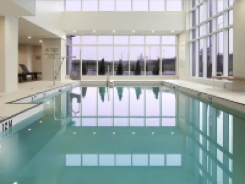 ダブルツリー バイ ヒルトン モントリオール エアポート ドルヴァルのホテル