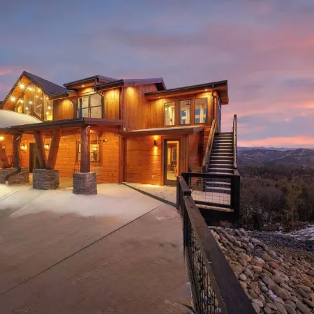 New Amazing! PrivatePickleball~HotTub~FirePit~IndoorPool~Theater-Game Rm-Sleep33