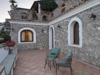 Perfect destination for families and friends, nestled between seas and mountains فنادق في Praiano