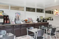 Super 8 by Wyndham Culver