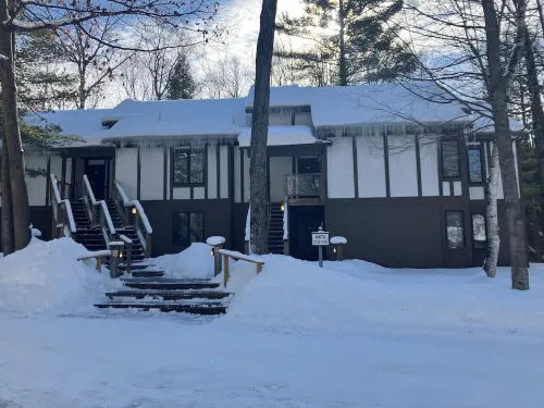 Two Bedroom, Two Bath Condo ready for year-around fun. Great Up North Getaway!