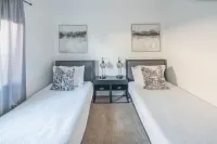 Scottsdale Sundance: 4-bedroom Valley Retreat.