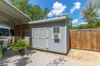 Iconic Airstream Camper, Pet Friendly, Near Sportplex, 8 mi to Beach. Hotels near Foley Beach Express Industrial Park