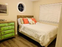 5-bedroom vacation home waterfront on Lake Conroe