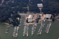 The Staterooms 2P, Newly Built, Lake View, Seasonal Heated Pool, Near State Park